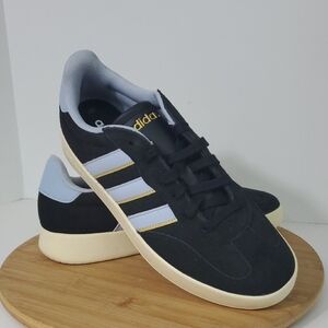 Adidas Women's Barreda Low Top Suede Sneakers Blue Black Size 10 NIB